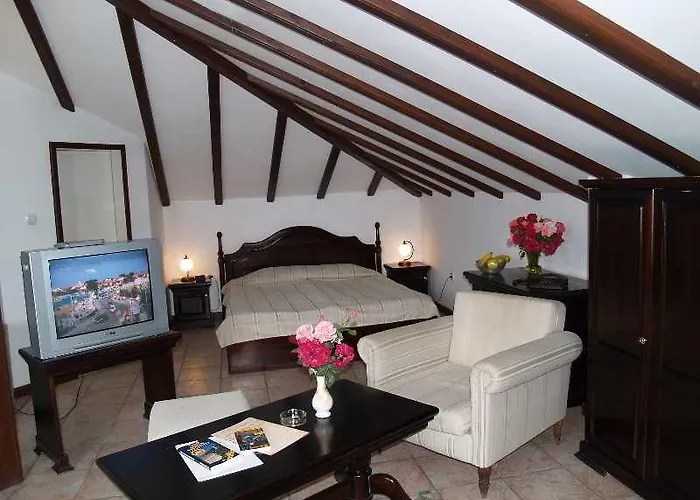 Victoria Νεσέμπαρ