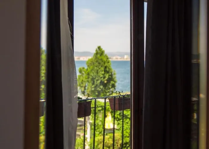 Victoria Ξενοδοχείο Νεσέμπαρ