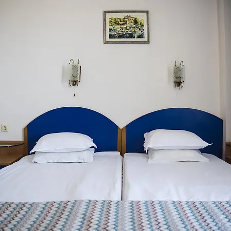 Victoria Hotel